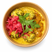 Essensticket Emilia – vegane Berglinsen-Polpette in Currysoße Essensticket Emilia – vegane Berglinsen-Polpette in Currysoße