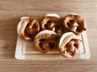 Laugenbrezeln 5 Stück, frisch gebacken - glutenfrei