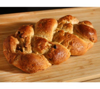 Schwäbischer Hefezopf mit Rosinen, frisch gebacken - glutenfrei
