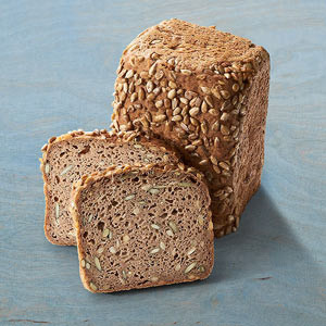 Bio Kürbis-Sonnenblumenbrot frisch gebacken